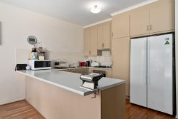 15 College Ave, Valley View SA 5093, Australia