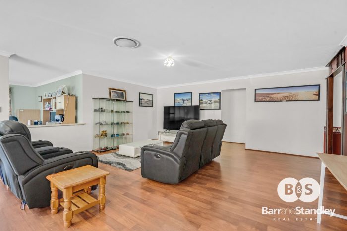 7 Roberts Rd, Leschenault WA 6233, Australia