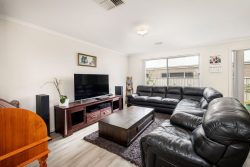 9 Rubicon St, West Wodonga VIC 3690, Australia