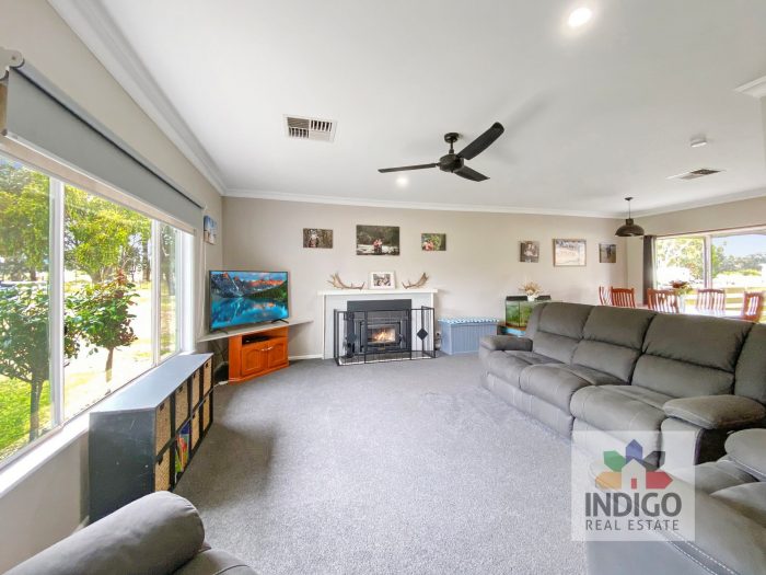 112 Settlers Rd W, Chiltern VIC 3683, Australia