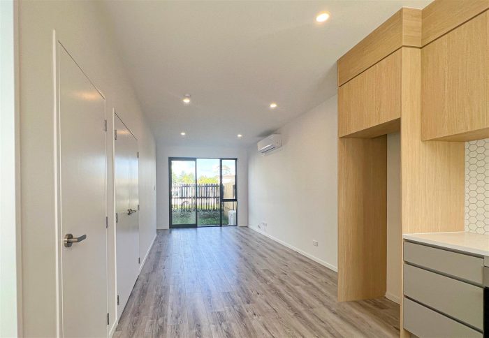 2/10 Arney Street, Ranui, Waitakere City, Auckland, 0612, New Zealand