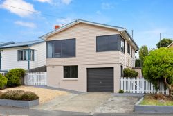 2 Corinda Grove, West Moonah TAS 7009, Australia