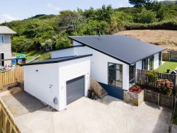 42 Kenepuru Drive, Tawa, Wellington, 5028, New Zealand