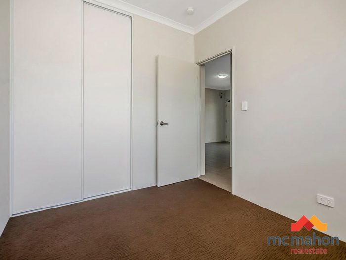 Unit 18/38 Lake St, Rockingham WA 6168, Australia