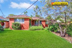 7 Jenolan Cl, Hornsby Heights NSW 2077, Australia