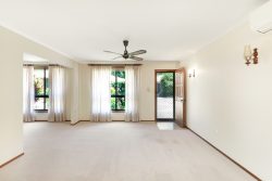 Unit 1/12 Eastern Ct, Mount Coolum QLD 4573, Australia