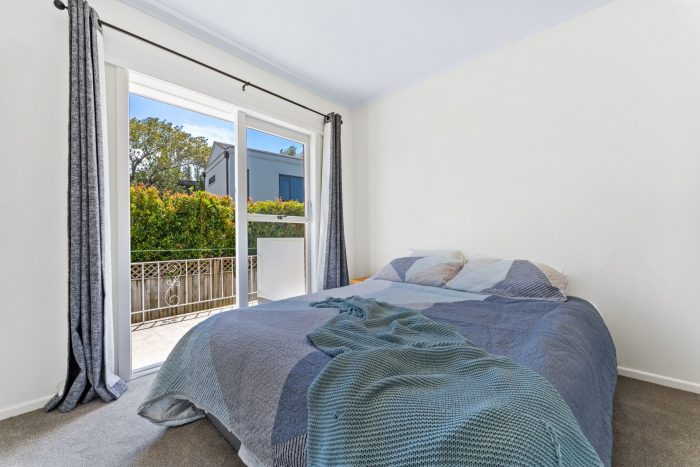 2/174 East Coast Road, Forrest Hill, North Shore City, Auckland, 0620, New Zealand