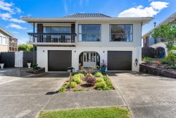 20 Chatswood Grove, Chatswood, North Shore City, Auckland, 0626, New Zealand