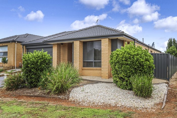 21 Phoenix Cct, Brookfield VIC 3338, Australia