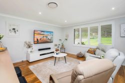 58 Henzel Rd, Green Point NSW 2251, Australia