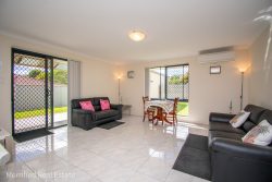 4 Silver St, McKail WA 6330, Australia