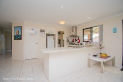 4 Silver St, McKail WA 6330, Australia