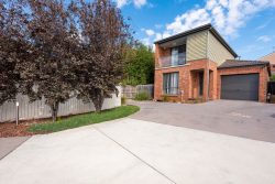 Unit 7/6 Adams St, Queanbeyan West NSW 2620, Australia