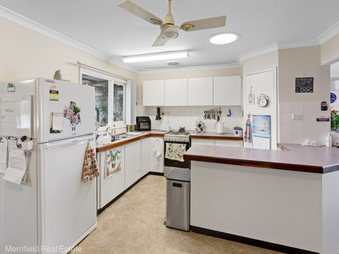 36B Katoomba St, Orana WA 6330, Australia