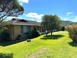 32 Dawson Cres, Gloucester NSW 2422, Australia