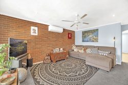 Unit 2/1 Doyle Pl, Karabar NSW 2620, Australia