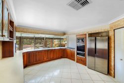 4 Georges Cl, Kallaroo WA 6025, Australia