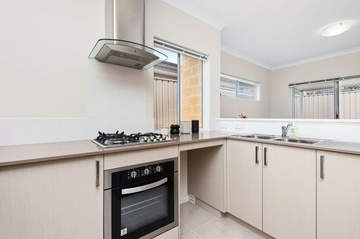 Unit 3/16 Grant Pl, Bentley WA 6102, Australia