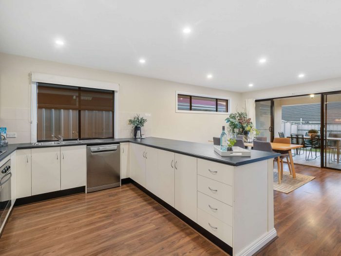 30 Henley Cct, Seaford Rise SA 5169, Australia