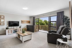 5 Higham Ferrers Place, Red Beach, Rodney, Auckland, 0932, New Zealand