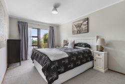 5 Higham Ferrers Place, Red Beach, Rodney, Auckland, 0932, New Zealand