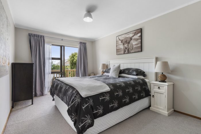 5 Higham Ferrers Place, Red Beach, Rodney, Auckland, 0932, New Zealand