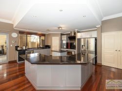 33 Avondale Ct, Mindarie WA 6030, Australia