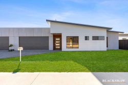 7B Azure Avenue, Broulee NSW 2537, Australia