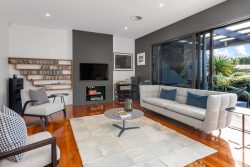 4 De Luen Street, Point Chevalier, Auckland, 1022, New Zealand