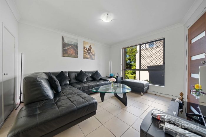 Unit 2/54 Hill Cres, Carina Heights QLD 4152, Australia