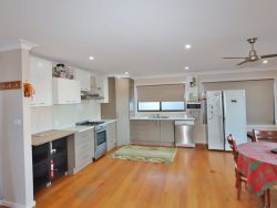 1 Hollydale Pl, Eden NSW 2551, Australia