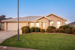 28 Osprey St, Thurgoona NSW 2640, Australia