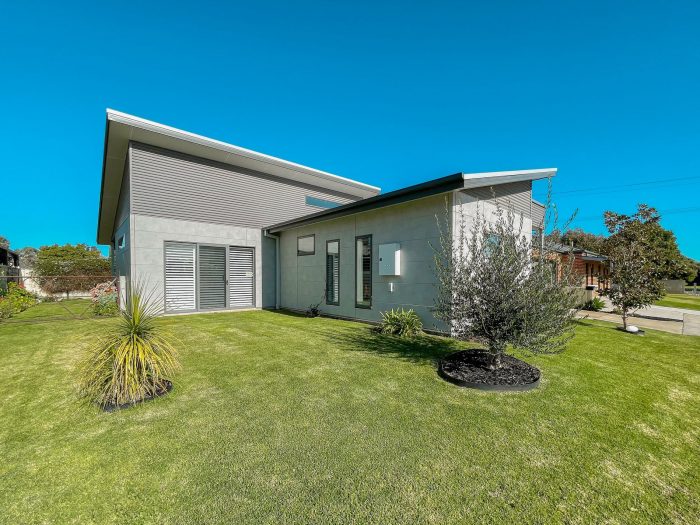 Townhouse 6/9 Palaroo St, Swan Hill VIC 3585, Australia