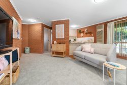 Unit 1/580 Webb St, Lavington NSW 2641, Australia