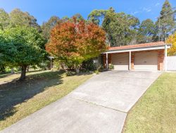 1 Birroul Pl, Dalmeny NSW 2546, Australia