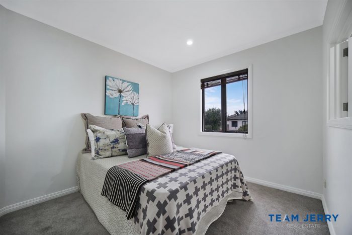 27 Bridgefield Crescent, Flat Bush, Manukau City, Auckland, 2016, New Zealand