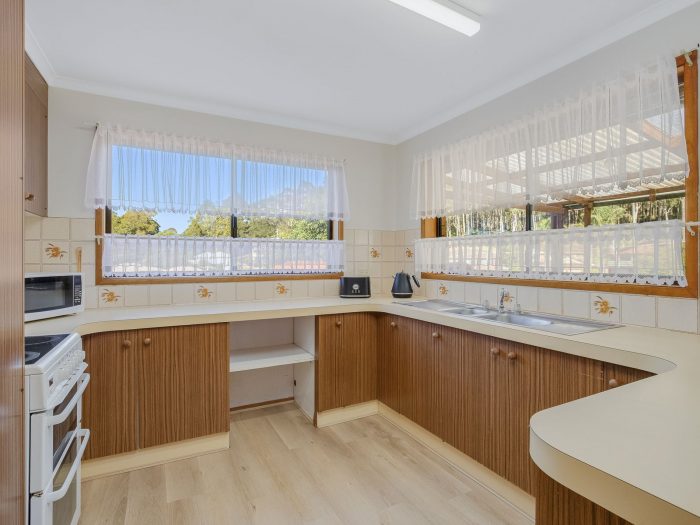 6 Cove Ct, North Narooma NSW 2546, Australia