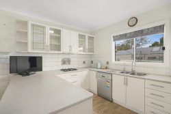 31 Edols St, Ballan VIC 3342, Australia