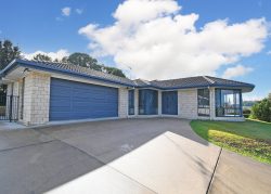 50-52 Parview Dr, Craignish QLD 4655, Australia