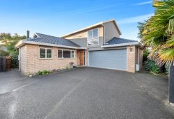 2/112 Golfland Drive, Golflands, Manukau City, Auckland, 2013, New Zealand