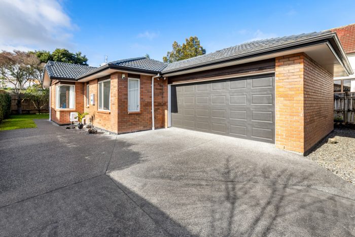 24 Hardley Avenue, Three Kings, Auckland, 1041, New Zealand