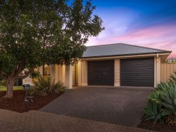 41 League St, Seaford Meadows SA 5169, Australia