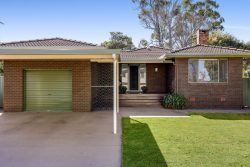 3 Crotty St, Centenary Heights QLD 4350, Australia