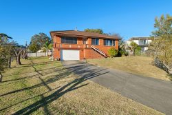 16 Collett Pl, St Georges Basin NSW 2540, Australia