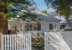 10 Barrenjoey Rd, Ettalong Beach NSW 2257, Australia