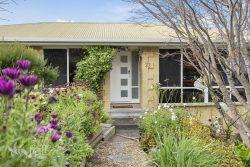 22 Calder Cres Blackmans Bay TAS 7052, Australia