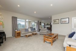 64 Pohutukawa Parade, Riverhead, Rodney, Auckland, 0820, New Zealand