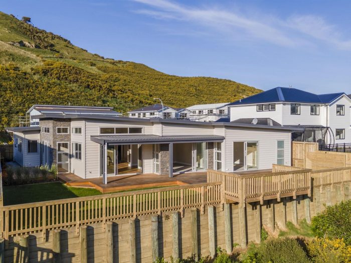 24 Farnworth Terrace, Churton Park, Wellington, 6037, New Zealand