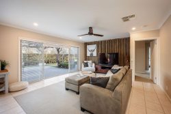 30 Flynns Ln, Osbornes Flat VIC 3691, Australia