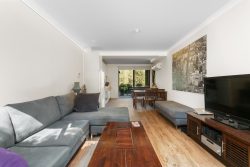 Unit 8/627 Hay St, Jolimont WA 6014, Australia